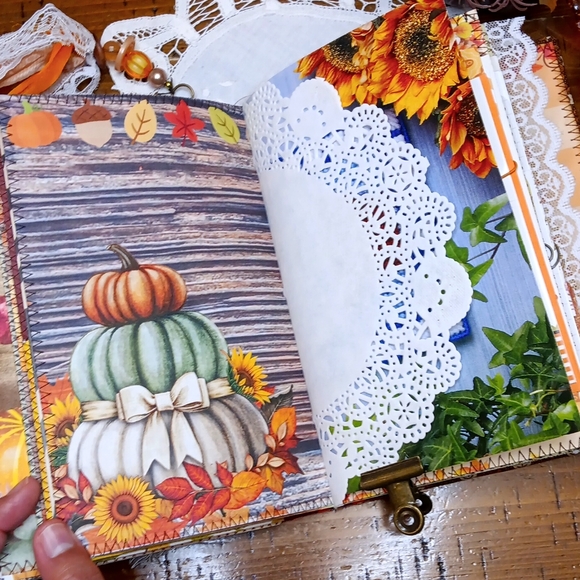 Gratitude Soft Plush Cover Fall Junk Journal - Picture 11 of 13
